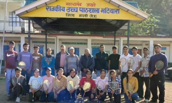 राष्ट्रीय प्रतियोगिता के लिए चयनित टीम।