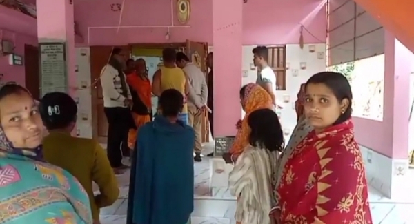 दासपुर के भूँय्याड़ा गांव में चोरी के बाद खंडित अवस्था में पड़ा शीतला माता का गर्भगृह