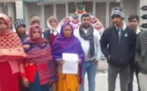 शिकायत करने आये पीड़ित