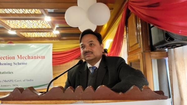 उपायुक्त अनुपम कश्यप कार्यशाला को संबोधित करते हुए