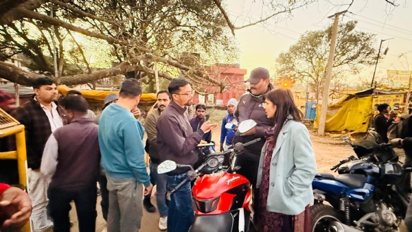 जिला प्रशासन ने चलाया वाहन जांच अभियान