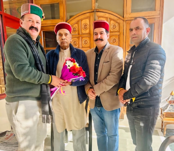 कबड्डी संघ के पदाधिकारियों ने प्रोफेसर धूमल से की शिष्टाचार भेंट