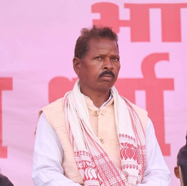 झूठ पार्टी के नेता की गोली मारकर हत्या झूठ पार्टी के नेता की गोली मारकर हत्या