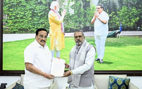 केन्द्रीय जल शक्ति मंत्री से मिले मप्र के उद्यानिकी मंत्री केन्द्रीय जल शक्ति मंत्री से मिले मप्र के उद्यानिकी मंत्री