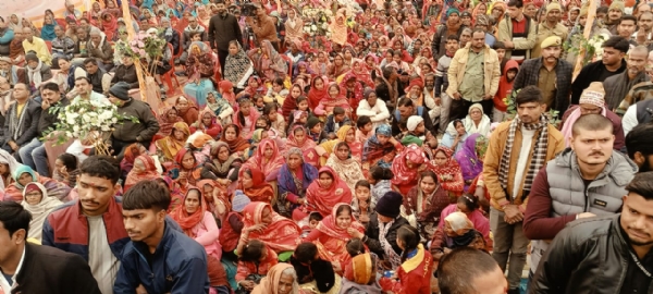 कार्यक्रम में उपस्थित जन समूह कार्यक्रम में उपस्थित जन समूह