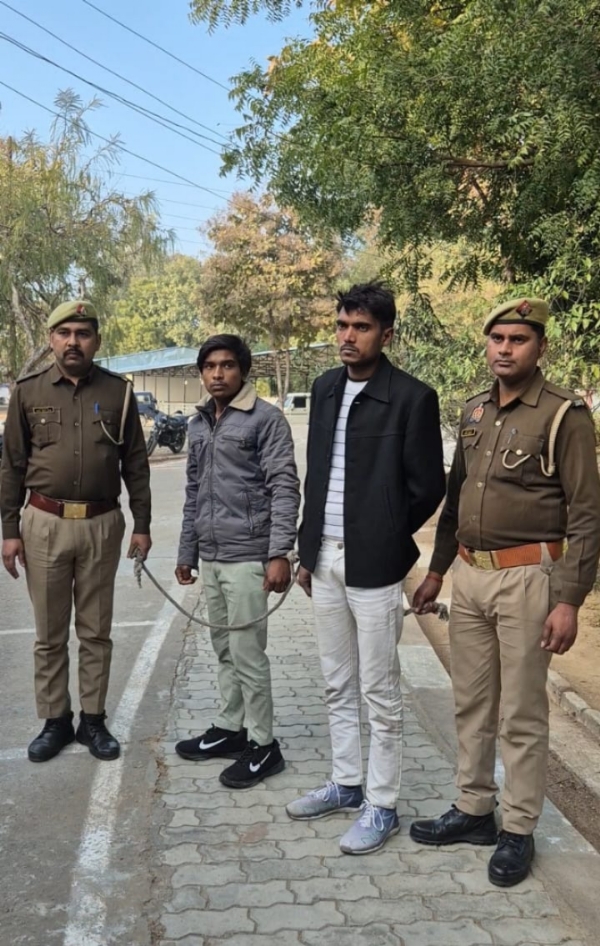 पुलिस की गिरफ्त में पकड़े गए चोर मामा भांजे