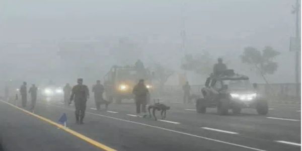 सर्दी और कोहरे को चीरती सैन्य ताकत: आर्मी डे परेड की प्रैक्टिस देख आमजन रोमांचित