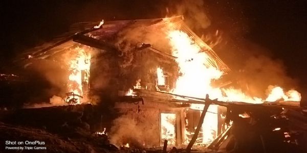 मोरी के गुराड़ी गांव में अग्निकांड, तीन परिवार बेघर, 14 मवेशियों की मौत