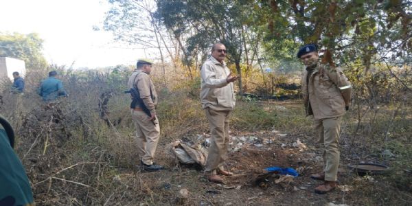 अवैध कच्ची शराब पर पुलिस और प्रशासन का चला हंटर, नष्ट कराई 12 हजार लीटर लहन