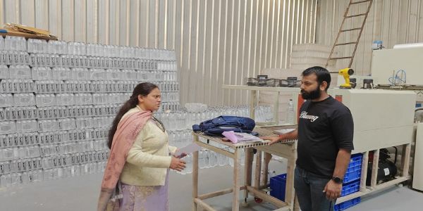 इंदौरः बिना लाइसेंस संचालित पानी की फैक्ट्री कराई गई बंद, 7 हजार लीटर पैकेज ड्रिंकिंग वाटर सील