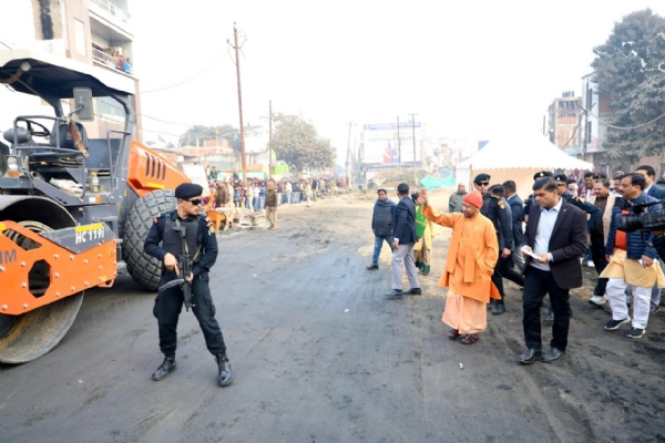 निरीक्षण कर मुख्यमंत्री योगी आदित्यनाथ ने अधिकारियों को दिए जरूरी निर्देश* निरीक्षण कर मुख्यमंत्री योगी आदित्यनाथ ने अधिकारियों को दिए जरूरी निर्देश*