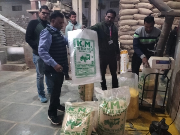 फूड सेफ्टी टीम ने सीज की 15 हजार किलो संदिग्ध दाल