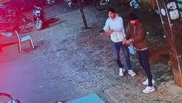 बदमाशों की गोली चलाते हुए सीसीटीवी फुटेज