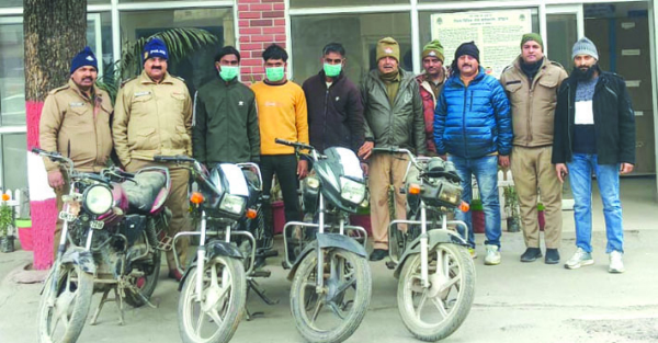 पुलिस गिरफ्त में आरोपित