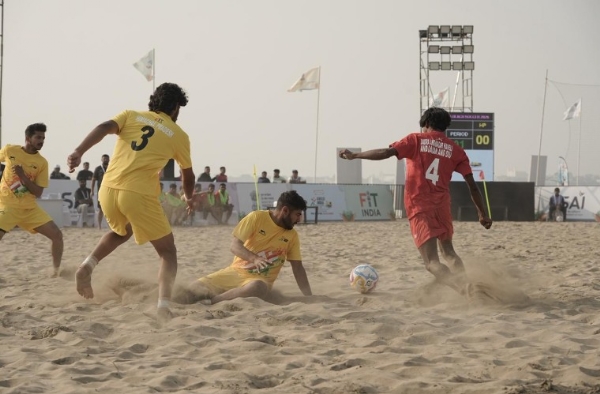 खेलो इंडिया बीच गेम्स 2026 के बॉयज़ बीच सॉकर ग्रुप स्टेज मैच का दृश्य खेलो इंडिया बीच गेम्स 2026 के बॉयज़ बीच सॉकर ग्रुप स्टेज मैच का दृश्य