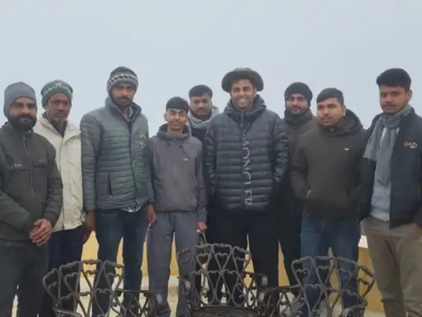 राजस्थान वन विभाग द्वारा सूर्यकुमार का झालाना पहुंचने पर स्वागत किया गया।