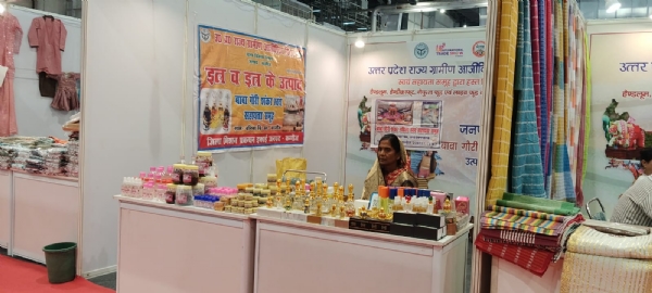 कन्नौज में इत्र के कारोबार से आत्मनिर्भर बनीं महिलाएँ, मिली ग्लोबल पहचान