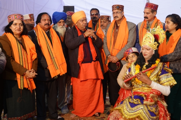 धाज्जा कार्यक्रम में मौजूद गद्दीनशीन महंत श्री चमन जी महाराज व गणमान्य।