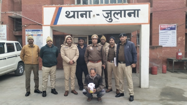 पुलिस की गिरफ्त में आरोपित।