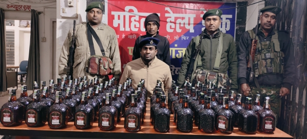अररिया फोटो:शराब के साथ फारबिसगंज पुलिस