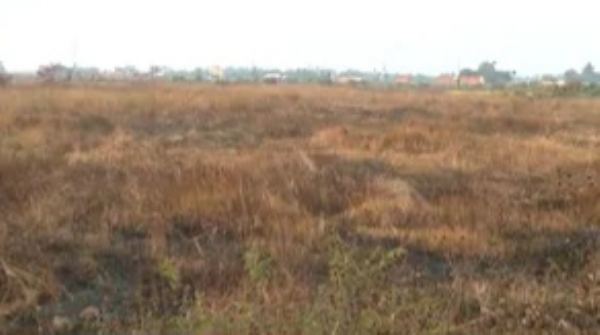 सिंगूर की खाकी पड़ी हुई जमीन