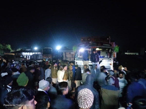 बुजुर्ग को रौंदा, गुस्साएं ग्रामीणों ने किया हाइवेजाम