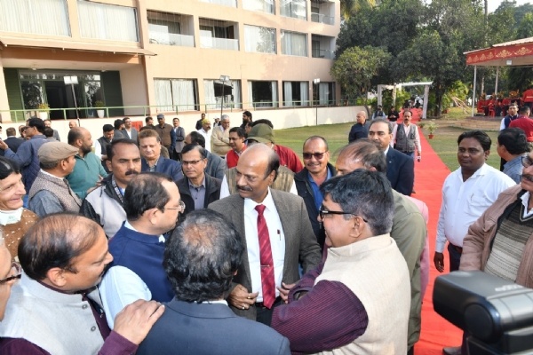 पुलिस महानिदेशक कैलाश मकवाणा ने पत्रकारों से की आत्मीय भेंट पुलिस महानिदेशक कैलाश मकवाणा ने पत्रकारों से की आत्मीय भेंट