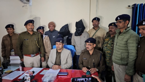 सिटी एसपी जानकारी देते हुए