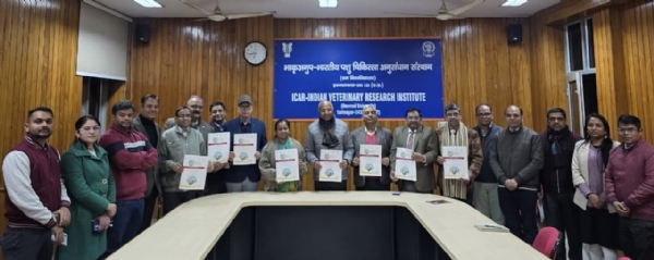 आईवीआरआई इज्जतनगर में बेसिक-2026 भारतीय पशु विज्ञान कॉन्क्लेव एवं साइंस एक्सपो की तैयारियों को लेकर आयोजित बैठक में संस्थान निदेशक डॉ. त्रिवेणी दत्त की अध्यक्षता में विभिन्न समितियों के सदस्य चर्चा करते हुए।