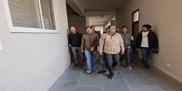 रीवा जिला न्यायालय परिसर में जांच में जुटी पुलिस