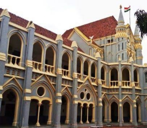 नर्सिंग कॉलेजों में भर्ती में पुरुषों की भर्ती का रास्ता साफ, ईसबी ने संशोधित विज्ञापन जारी किया