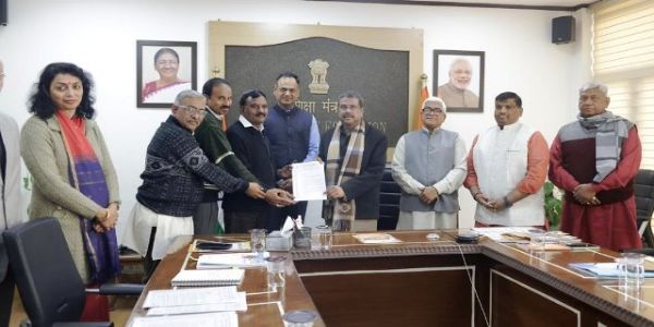 सुप्रीम कोर्ट के टीईटी संबंधी फैसले पर राष्ट्रीय शैक्षिक महासंघ का प्रतिनिधिमंडल शिक्षा मंत्री से मिला