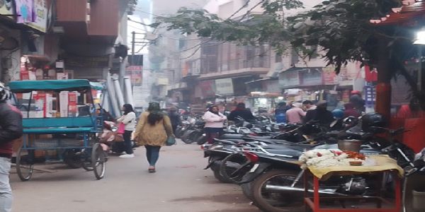 कोदई चौकी बाजार में वाहनों की पार्किंग से जाम की समस्या, दुकानदारों का फूटा गुस्सा