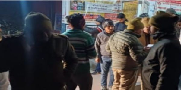 डीसीएम की टक्कर से बाइक सवार कोटेदार पुत्र की मौत, साथी घायल