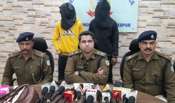 गिरफ्तार आरोपी की जानकारी देते सीटी एसपी कुमार शिवा आशीष