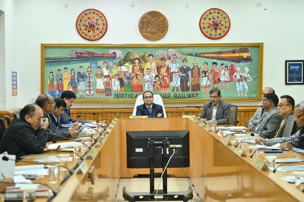 गुवाहाटी-पूसीरे राजभाषा कार्यान्वयन समिति की बैठक का दृश्य