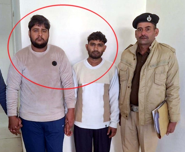 गुरुग्राम पुलिस द्वारा काबू किए गए हथियार उपलब्ध कराने के आरोपी।