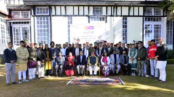 राज्यपाल लोकभवन मैं प्रतिभागियों संग