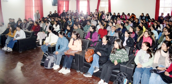 कार्यक्रम में उपस्थित शोधार्थी।