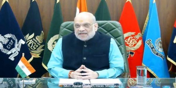 केंद्रीय गृह मंत्री अमित शाह शुक्रवार को संबोधित करते हुए