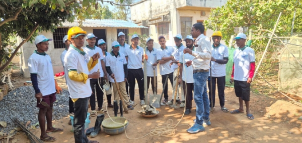 प्रोजेक्ट उन्नति से मनरेगा श्रमिकों के परिवार अब बनेंगे कुशल राजमिस्त्री