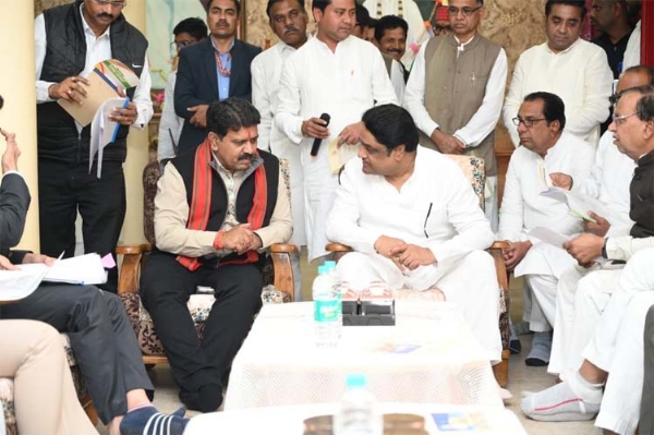 उप मुख्यमंत्री विजय शर्मा संत समागम समारोह की तैयारियाें की समीक्षा करते हुए