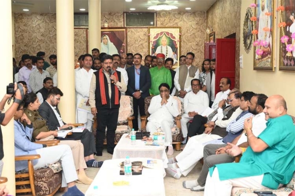 उप मुख्यमंत्री विजय शर्मा संत समागम समारोह की तैयारियाें की समीक्षा करते हुए