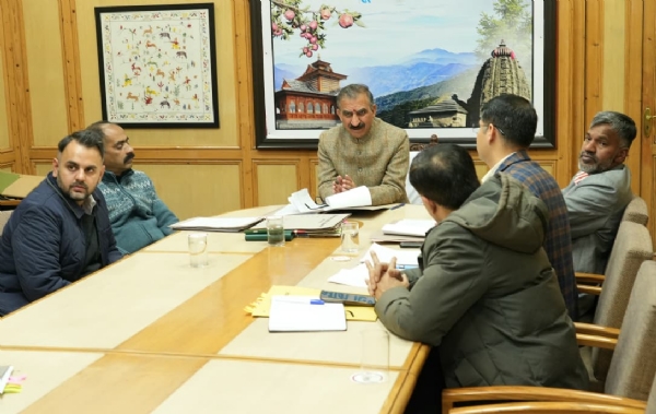 सीएम बैठक की अध्यक्षता करते