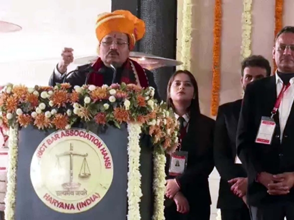 कार्यक्रम को संबोधित करते सीजेआई सूर्यकांत।