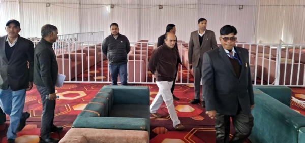 कार्यक्रम स्थल पर मौजूद एडिशनल सेशन जज निशांत शर्मा व सीजेएम अशोक कुमार। कार्यक्रम स्थल पर मौजूद एडिशनल सेशन जज निशांत शर्मा व सीजेएम अशोक कुमार।