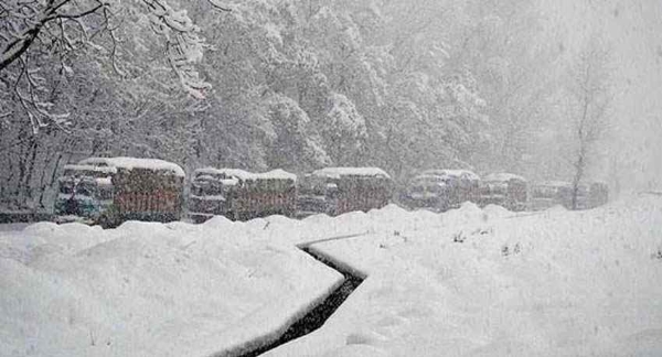 कश्मीर घाटी और ठंडे रेगिस्तानी इलाकों में न्यूनतम तापमान जमावट बिंदू से कईं डिग्री नीचे दर्ज कश्मीर घाटी और ठंडे रेगिस्तानी इलाकों में न्यूनतम तापमान जमावट बिंदू से कईं डिग्री नीचे दर्ज