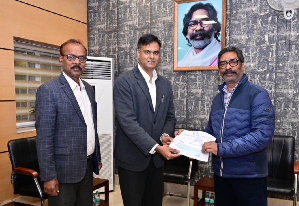 मुख्‍यमंत्री से मुलाकात करते लोग