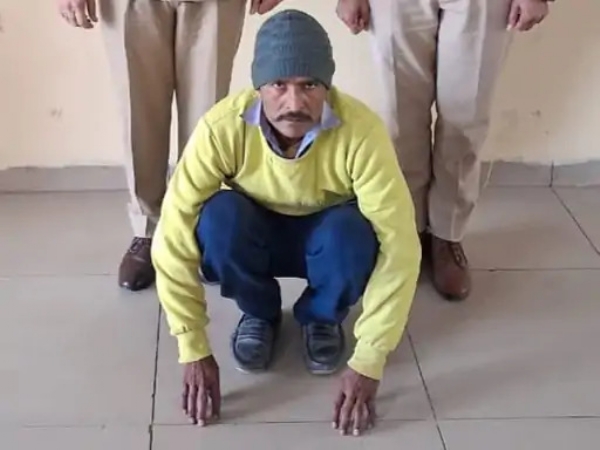 पुलिस गिरफ्त में आरोपी। पुलिस गिरफ्त में आरोपी।