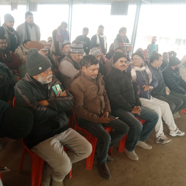 बैठक में मौजूद आढ़ती बैठक में मौजूद आढ़ती